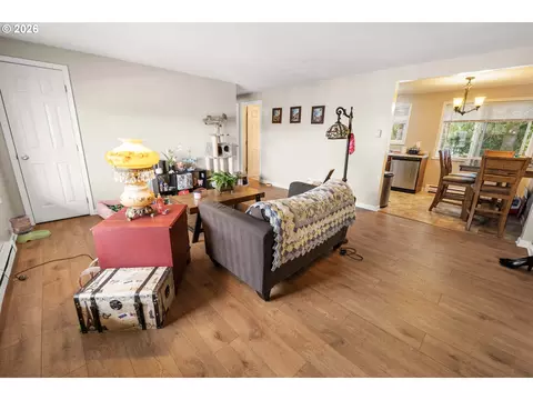 Living - 461 S Downing St, Seaside, OR 97138 photo 1 of 1