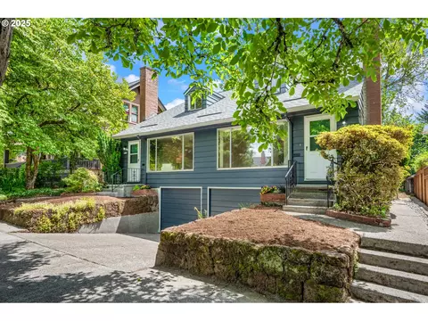3032 NE Hoyt St, Portland, OR 97232