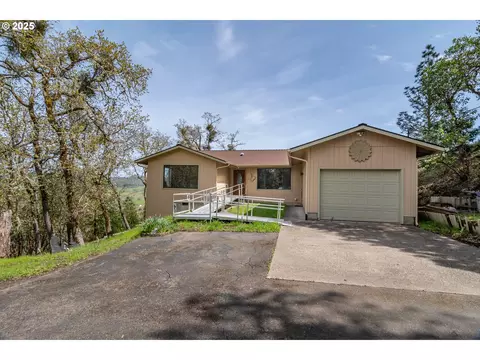 440 Bellwood Ln, Roseburg, OR 97471