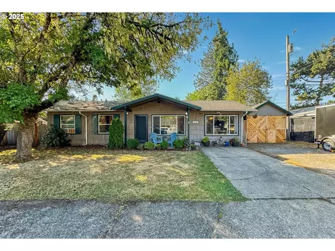 14202 SE Woodward St, Portland, OR 97236