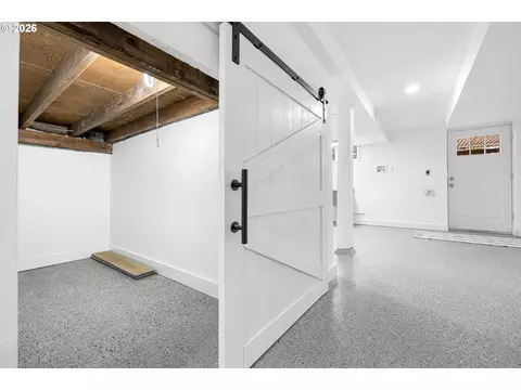 Entry Way - 35300 SE Gunderson Rd, Sandy, OR 97055 photo 2 of 2