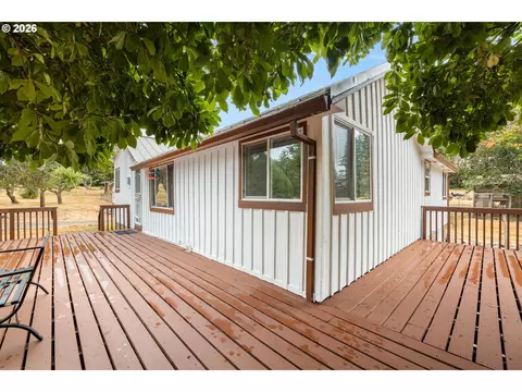 Exterior - 35300 SE Gunderson Rd, Sandy, OR 97055 photo 3 of 5