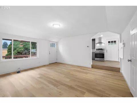 Living - 35300 SE Gunderson Rd, Sandy, OR 97055 photo 2 of 3