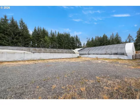 Exterior - 35300 SE Gunderson Rd, Sandy, OR 97055 photo 4 of 5
