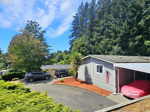 98041 Hallway Rd #23, Brookings, OR 97415