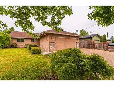 5248 G St, Springfield, OR 97478