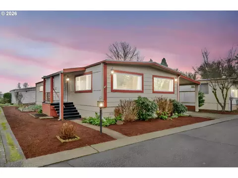 1800 Lakewood Ct #24, Eugene, OR 97402