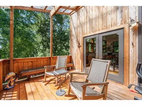 2052 S Shasta Loop, Eugene, OR 97405 photo 28