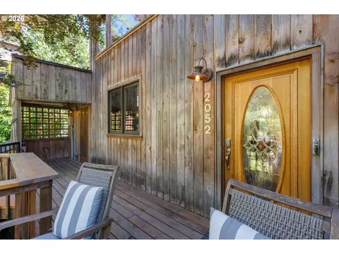 2052 S Shasta Loop, Eugene, OR 97405 photo 7