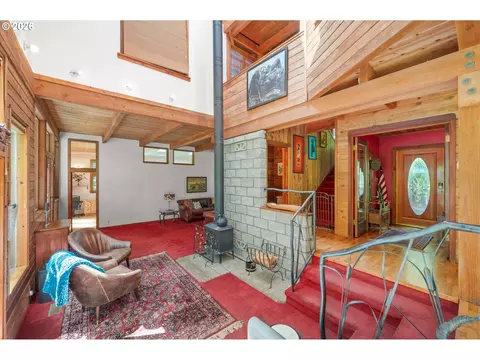 2052 S Shasta Loop, Eugene, OR 97405 photo 16