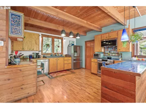 2052 S Shasta Loop, Eugene, OR 97405 photo 11