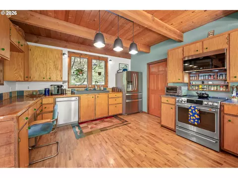 2052 S Shasta Loop, Eugene, OR 97405 photo 12