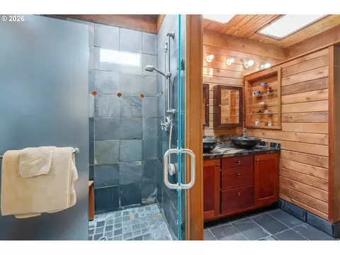 2052 S Shasta Loop, Eugene, OR 97405 photo 34