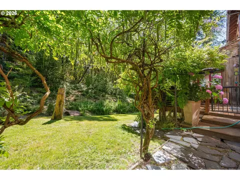 2052 S Shasta Loop, Eugene, OR 97405 photo 43