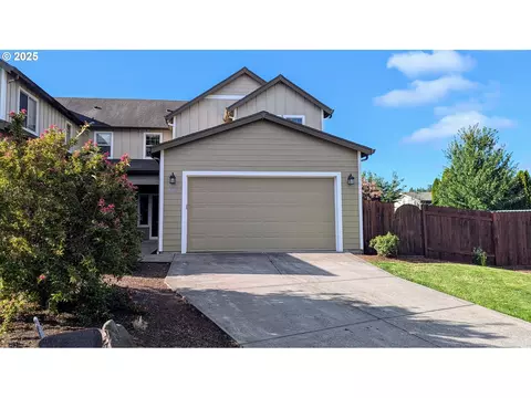 990 Sage St, Silverton, OR 97381