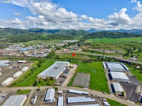 4553 Old Highway 99 S, Roseburg, OR 97471