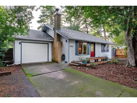 2060 20th St, Florence, OR 97439