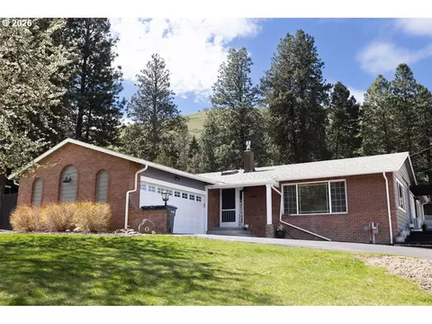 1812 Foley St, La Grande, OR 97850