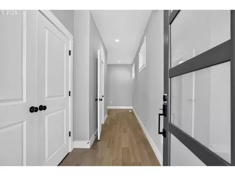 Entry Way - 3676 SW Tegart Ln, Gresham, OR 97080 photo 3 of 4
