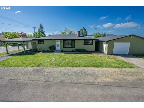 288 51st St, Springfield, OR 97478