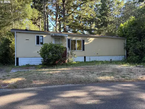 64 Outer Dr, Florence, OR 97439