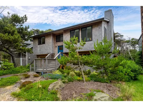 44 North Ave, Manzanita, OR 97130