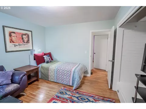 Bedroom - 541 W 21st Ave, Eugene, OR 97405 photo 2 of 11