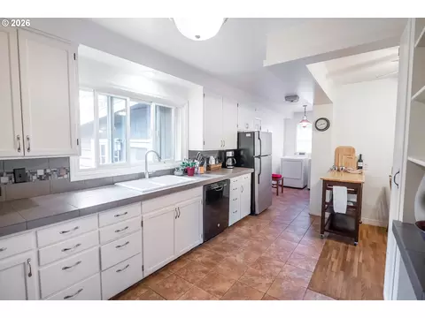 Kitchen - 541 W 21st Ave, Eugene, OR 97405 photo 2 of 2