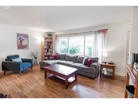 Living - 541 W 21st Ave, Eugene, OR 97405 photo 1 of 5