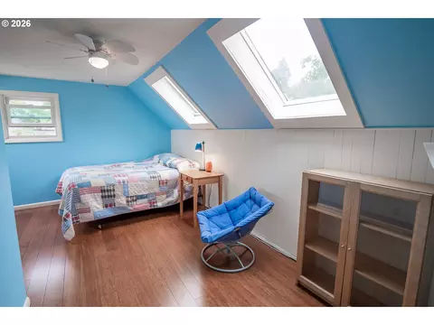 Bedroom - 541 W 21st Ave, Eugene, OR 97405 photo 5 of 11