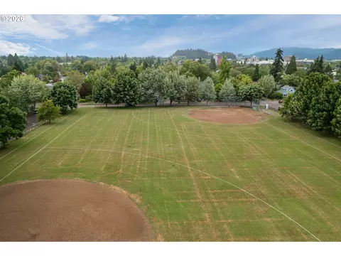 View/Area - 541 W 21st Ave, Eugene, OR 97405 photo 3 of 3