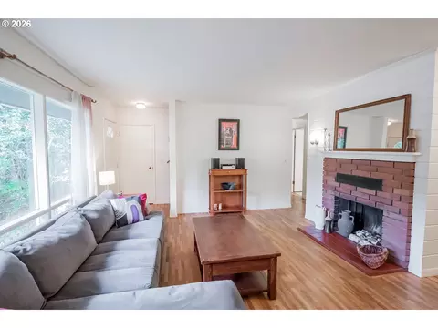 Living - 541 W 21st Ave, Eugene, OR 97405 photo 2 of 5