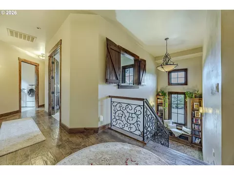 Entry Way - 27520 Erickson Rd, Eugene, OR 97402 photo 3 of 3