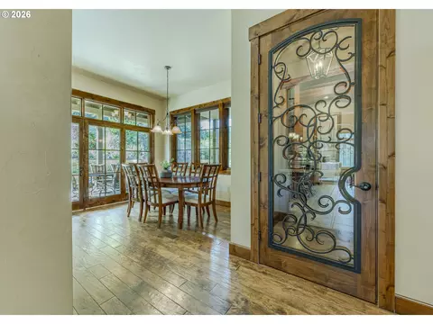 Entry Way - 27520 Erickson Rd, Eugene, OR 97402 photo 2 of 3