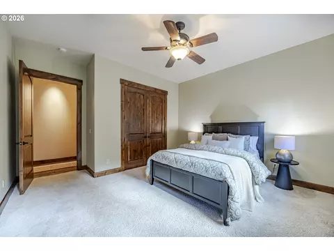 Bedroom - 27520 Erickson Rd, Eugene, OR 97402 photo 4 of 5