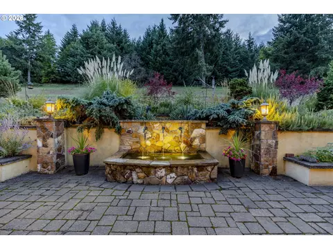 Exterior - 27520 Erickson Rd, Eugene, OR 97402 photo 7 of 8