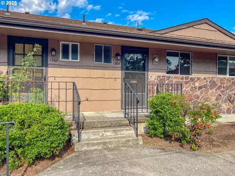 1364 SE Court Ave, Roseburg, OR 97470