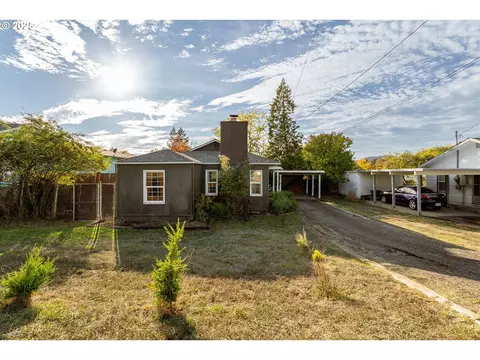 1650 NE Winter St, Roseburg, OR 97470