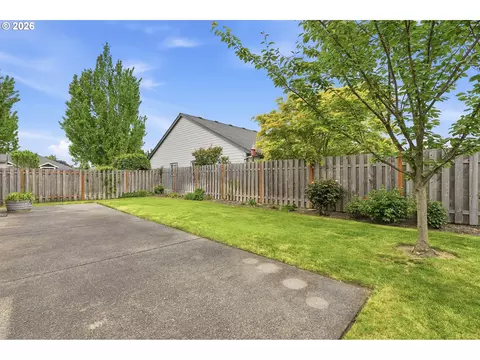 Exterior - 1438 N Juniper Pl, Canby, OR 97013 photo 9 of 13