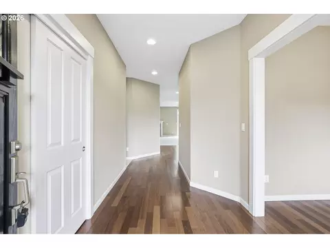 Entry Way - 1438 N Juniper Pl, Canby, OR 97013 photo 1 of 1