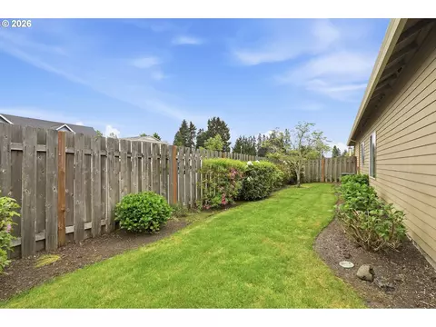 Exterior - 1438 N Juniper Pl, Canby, OR 97013 photo 10 of 13