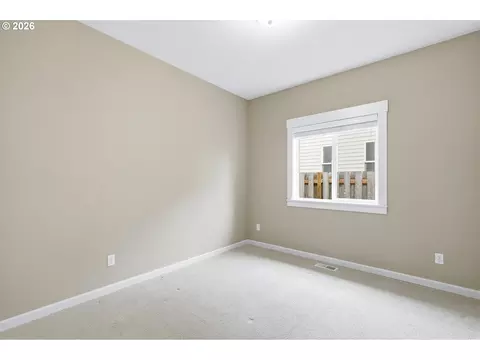Bedroom - 1438 N Juniper Pl, Canby, OR 97013 photo 1 of 5