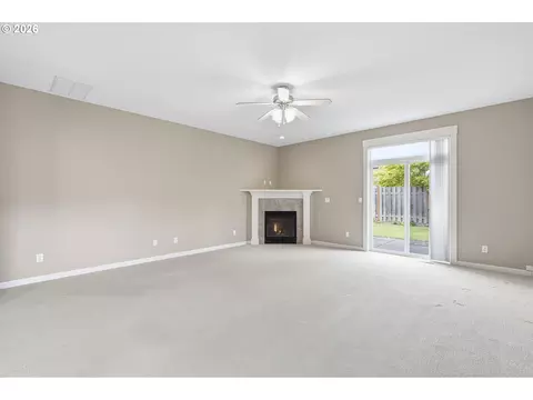 Living - 1438 N Juniper Pl, Canby, OR 97013 photo 4 of 7