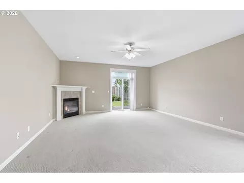 Living - 1438 N Juniper Pl, Canby, OR 97013 photo 3 of 7