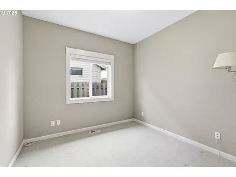 Bedroom - 1438 N Juniper Pl, Canby, OR 97013 photo 3 of 5