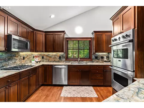 1265 Frogs Leap Ln, Eugene, OR 97404 photo 14