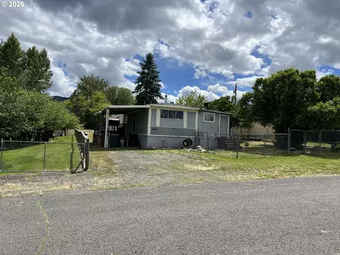 325 W 1st St, Long Creek, OR 97856