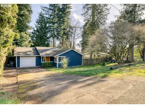 2440 6th St, Columbia City, OR 97018