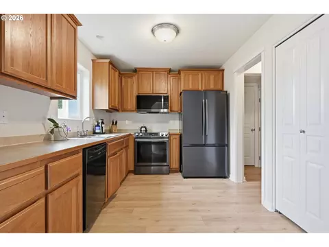 Kitchen - 1232 Elder Pl, Cornelius, OR 97113 photo 1 of 4