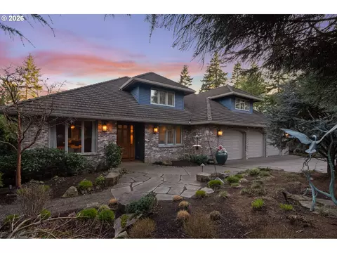 13048 Knaus Rd, Lake Oswego, OR 97034